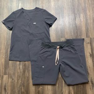 Figs Charcoal Scrubs